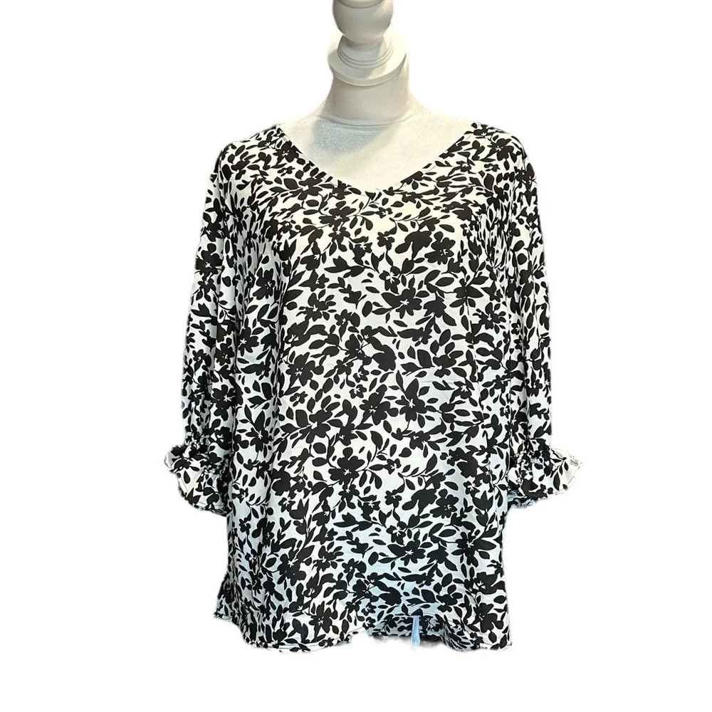 Well Worn women's size XXL white and black floral blouse 3/4 sleeve, new no tag